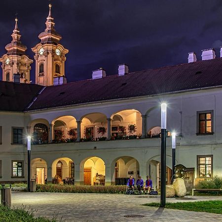 Foter Apartman Eger Exterior photo